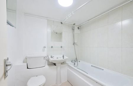 1 bedroom ground floor flat to rent - Photo 4