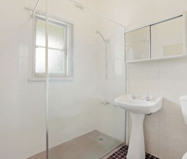 3 Bedroom House - Close to All Amentities - Photo 6