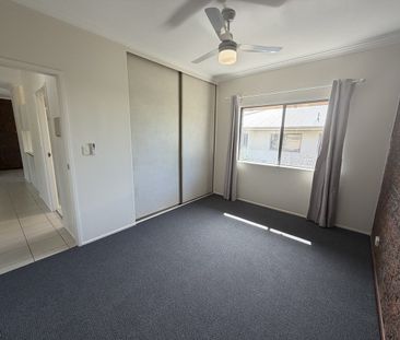 Updated unit in the heart of Moorooka - Photo 2