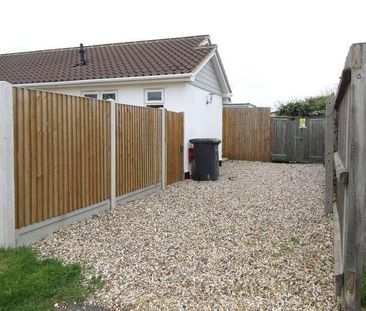 Princess Gardens, Rochford, SS4 - Photo 1