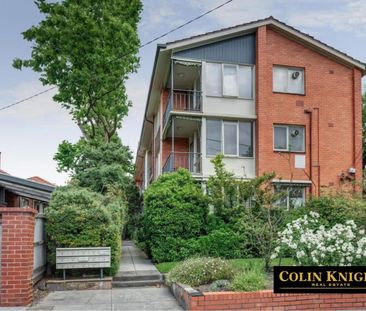 Tranquil Rear Apartment in Prime Location - Photo 3