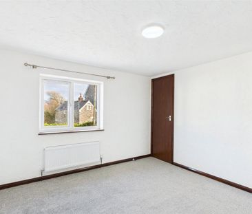 2 bedroom end of terrace house to rent - Photo 3
