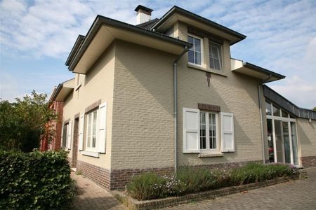 Charmante, gerenoveerde woning met 2 slpk. , tuin en garage - Photo 4