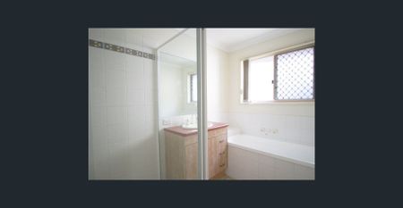 Elegant 4BR Home: Privacy, Space & Proximity to Schools and Parks! - Photo 5