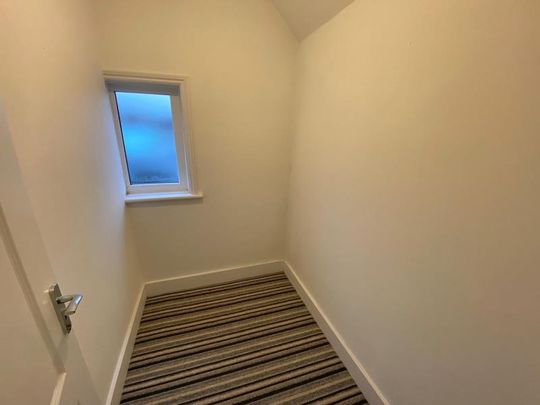 17 Kingsway, Woking - 1 bedroomProperty for lettings - Seymours - Photo 1