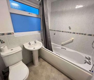 Green Park Road, Cayton, Scarborough, YO11 - Photo 6