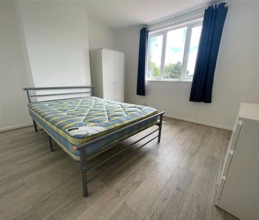 9 bedroom semi-detached house to rent - Photo 3