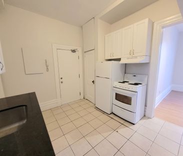 For Lease - 139 1/2 John Street Unit# 4, Hamilton, Ontario - Photo 5