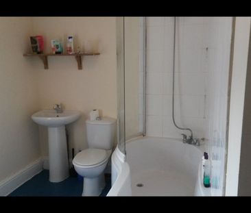 Room in a Shared House, Albert Park Road, M7 - Photo 2