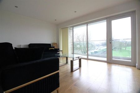 2 bedroom flat to rent - Photo 2
