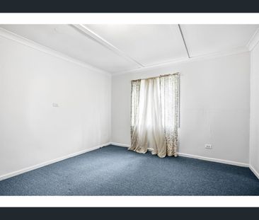 260 McIver Avenue, West Hoxton, NSW 2171 - Photo 2