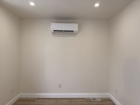 For Lease - 67 Wayland Avenue Unit# Rear, Toronto, Ontario - Photo 5