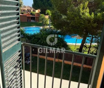 Alquiler de chalet adosado en Calle Hespérides - Foto 3