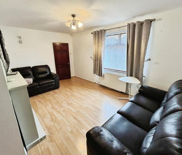 3 bedroom semi-detached house to rent - Photo 5