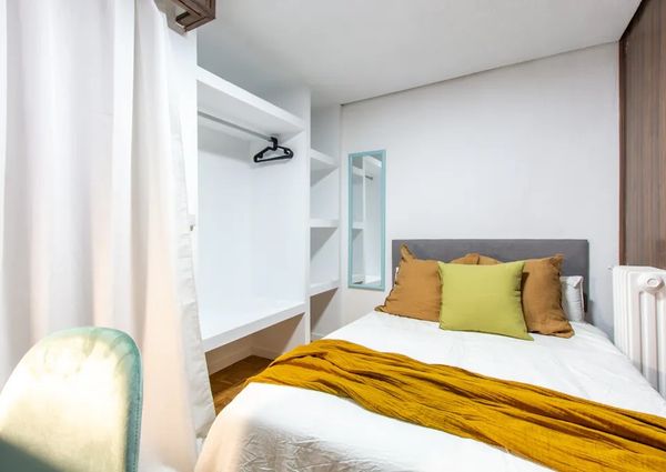 Calle del Pez Austral, Madrid, Community of Madrid 28007