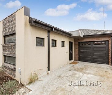 56 Greene Street, South Kingsville VIC 3015 - Townhouse For Rent | ... - Photo 3