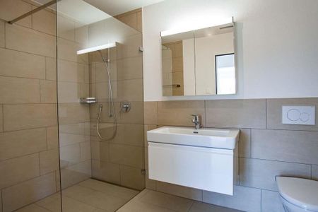 Sonnige 3,5 Zimmer Wohnung mit grossem Balkon - Foto 3
