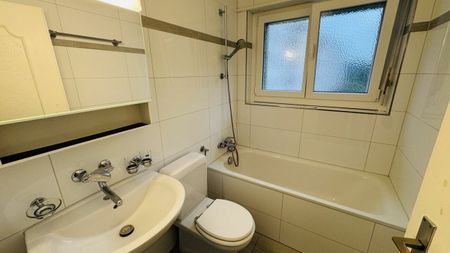 2.5-Zimmer: Balkon, Aussicht, Kellerabteil - per sofort - Foto 5