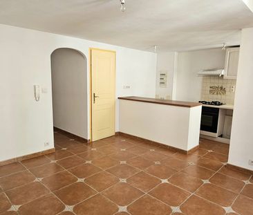 Location Appartement 3 pièces 47m² GONFARON 83590 - Photo 2