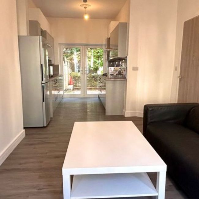 8 Malefant Street, Cathays, Cardiff, CF24 4QB - Photo 1