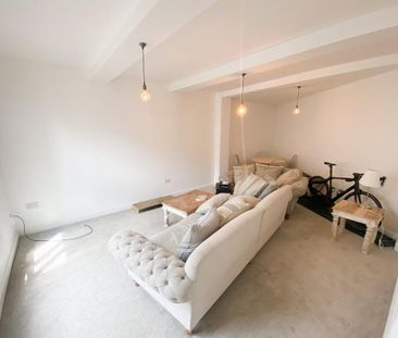 2 bedroom end of terrace house to rent - Photo 1