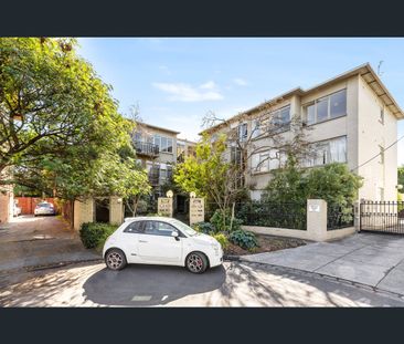 10/3 Rae Court, Prahran, Vic 3181 - Photo 2