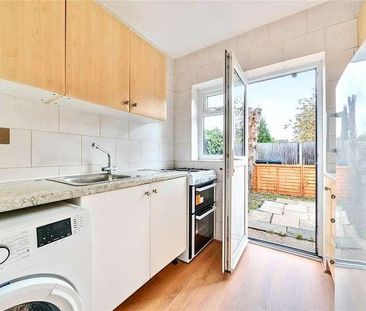 St. Georges Road, Enfield, EN1 - Photo 2