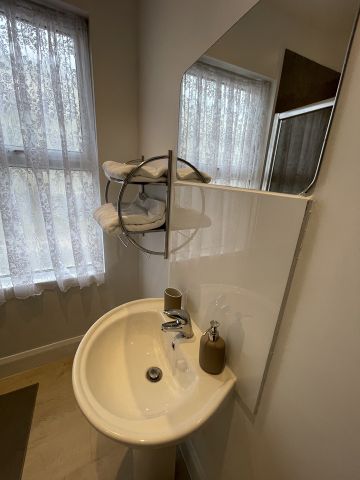 Studio Flat, Whitehorse Road, CR0 - Photo 4