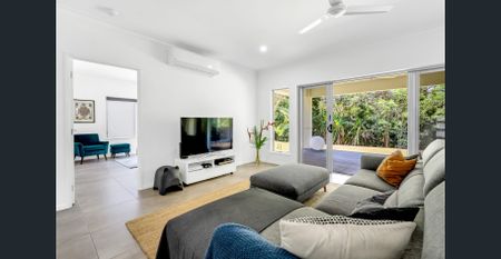 5 Month Lease | Executive Fully Furnished Home Backing Onto Rainforest - Photo 4