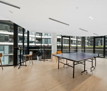 Fully Furnished Modern Executive One Bedroom Apartment - Photo 6