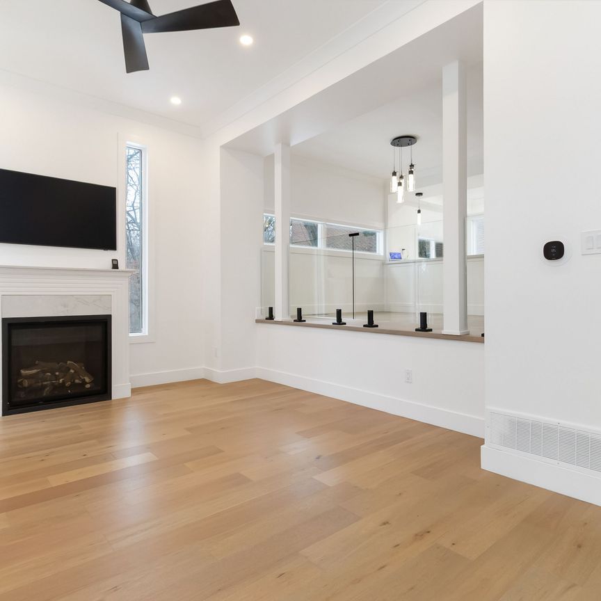 For Lease - 1250 Marlborough Court Unit# 26, Oakville, Ontario - Photo 1