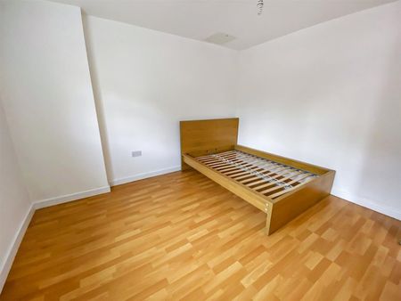 1 BED Apartment To rent - Photo 4