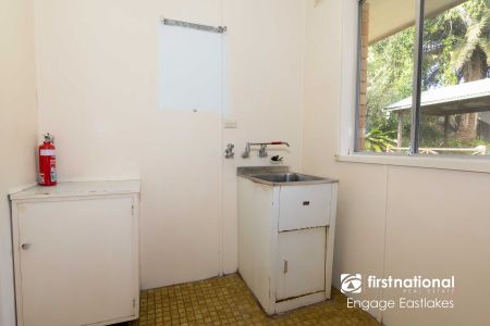 Perfectly Positioned Family Home Near Lake Macquarie - Photo 4