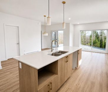 4 1/2 NEUFS DISPONIBLES – SAINTE-AGATHE-DES-MONTS - Photo 3