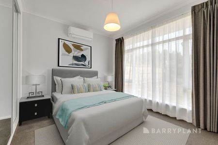 Spacious Family Home in the Heart of Glen Waverley - Photo 4