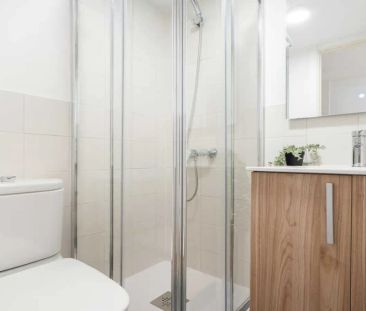 Room in a shared 8-bedroom apartment for rent in Goya - Photo 4
