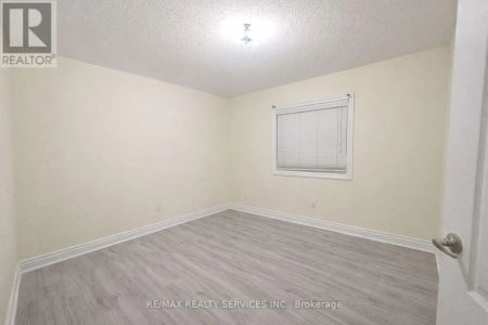 26 RED ASH COURT - Photo 3