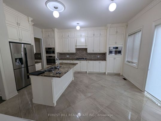 For Lease - 11 Joseph Hartman Crescent, Aurora, Ontario - Photo 1