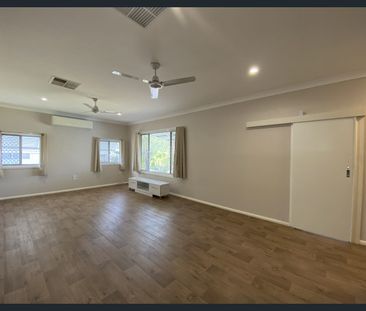 Low maintenance living with comfort in mind! - Photo 1