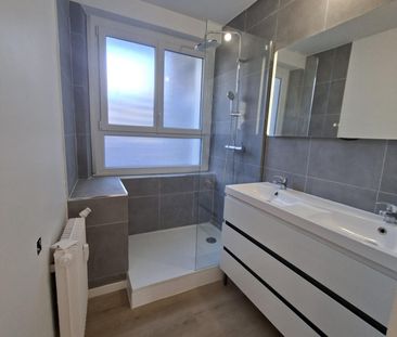 Location Appartement 4 pièces 92m² CHAMALIERES 63400 - Photo 3