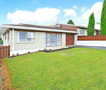 3 BEDROOM - SINGLE STOREY - GARAGE - Photo 3