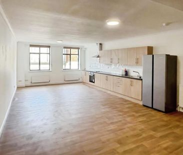 3 bedroom flat to rent - Photo 1