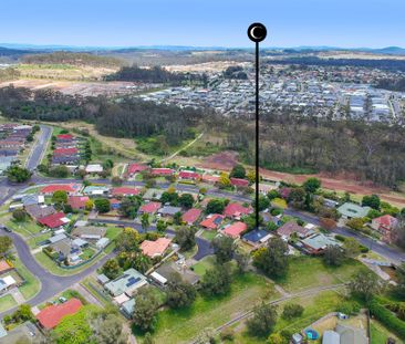 Quiet Cul-De-Sac Four Bedroom Home - Photo 5