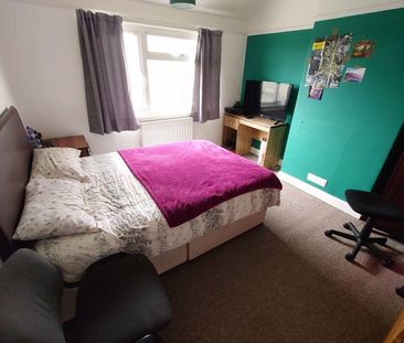 3 bedroom terraced house to rent - Photo 4