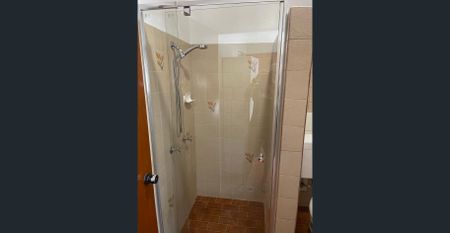 Quiet Private Ground Floor Flat - Photo 3