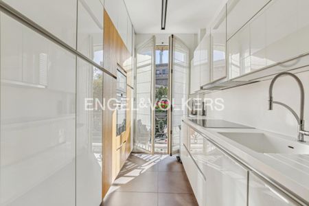 Location Appartement 6 pièces 204m² PARIS 16 75116 - Photo 4