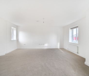 River Bank Close, Northampton, Upton - Photo 3