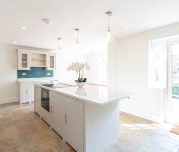 Sheerwater Avenue, Surrey, KT15 - Photo 4