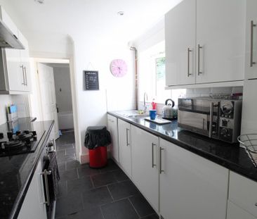 3 bedroom terraced house to rent - Photo 6