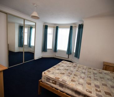 Student House on Stewart Road, Charminster - Photo 2